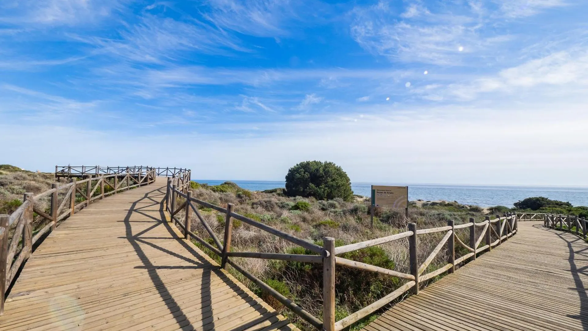 Cubo'S Cabopino Beach Marbella Apartment 0*,
