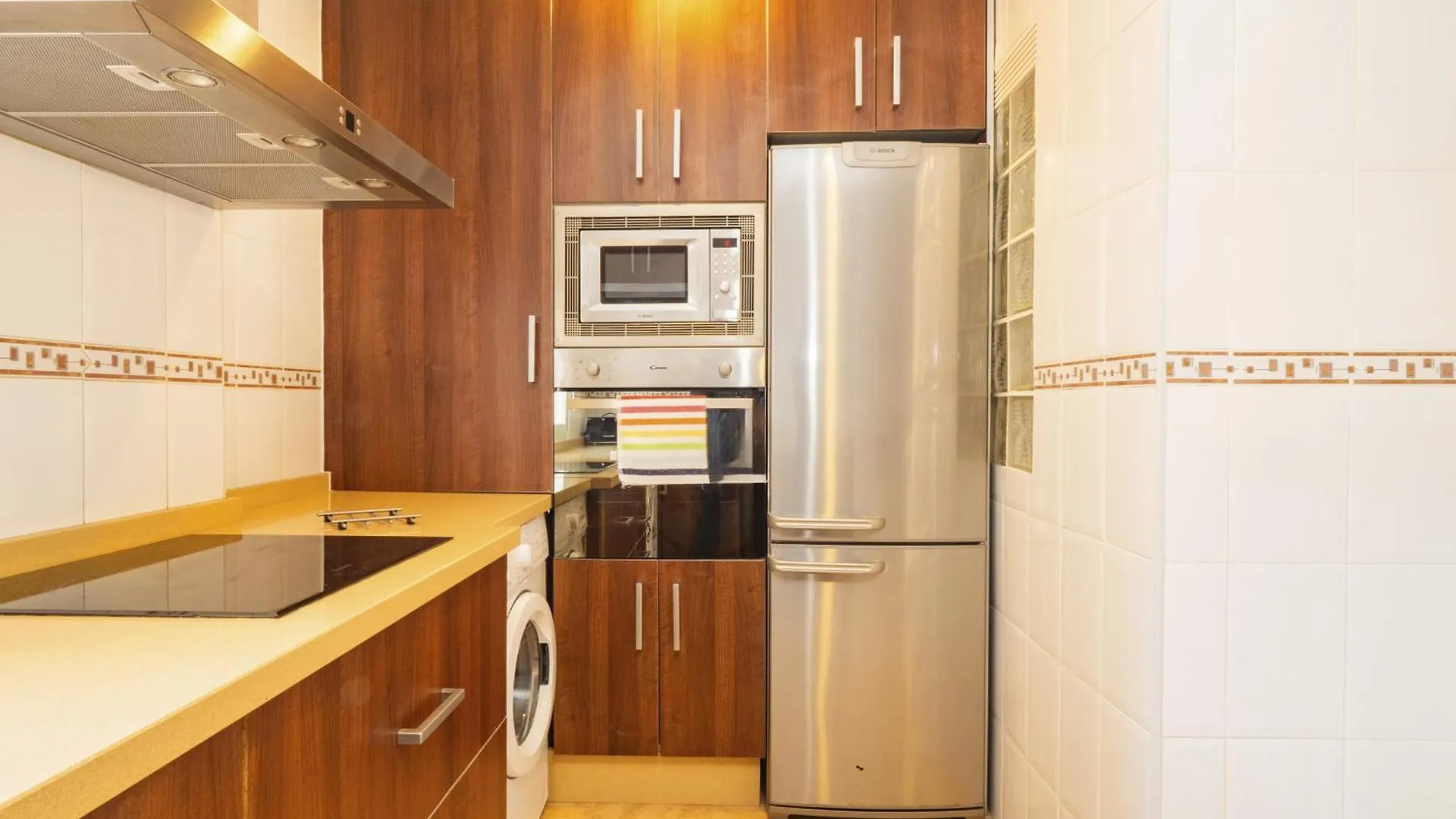 Cubo'S Cabopino Beach Marbella Apartment