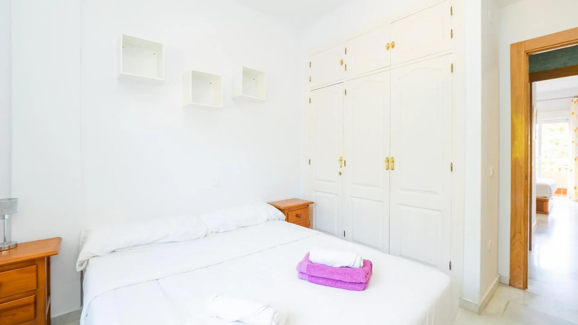 Cubo'S Cabopino Beach Marbella Apartment