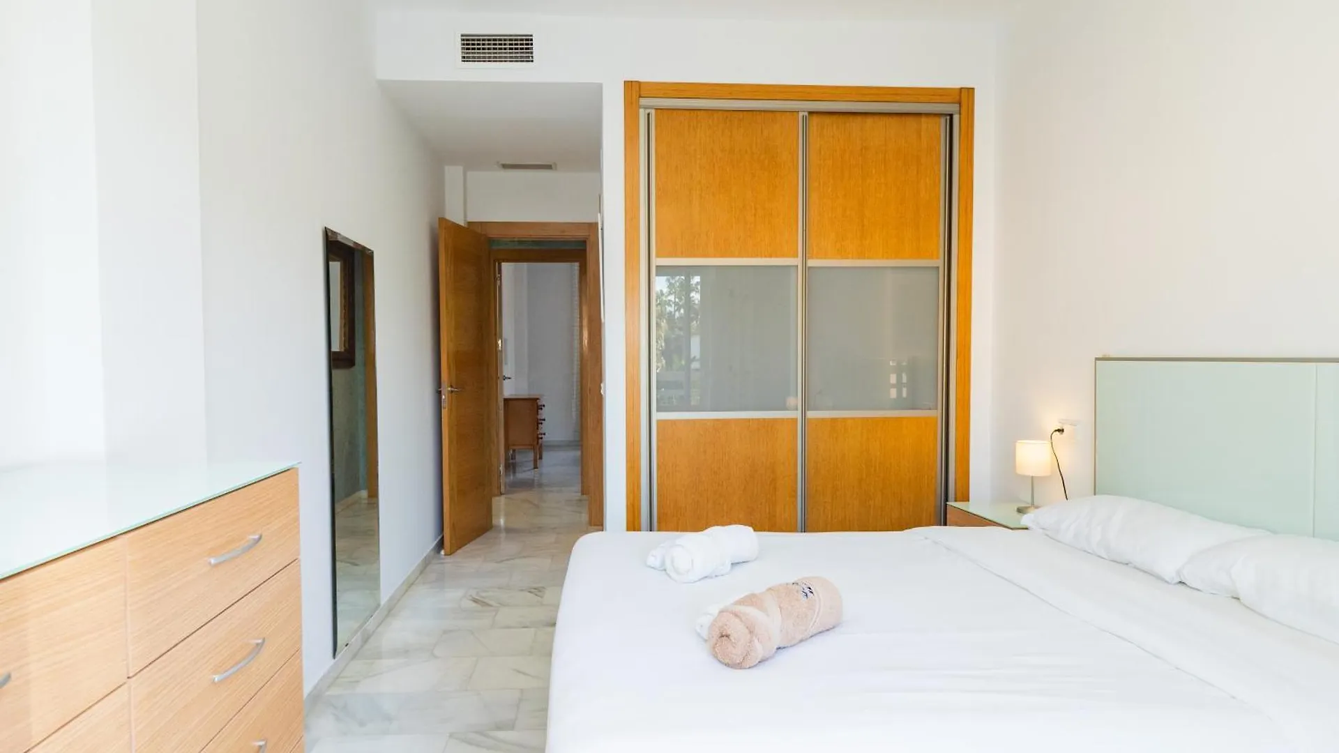 Cubo'S Cabopino Beach Marbella Apartment Spain