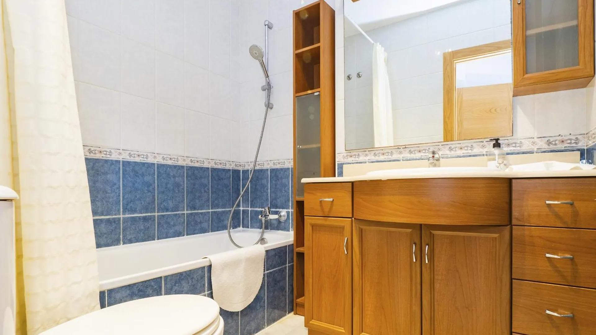 Cubo'S Cabopino Beach Marbella Apartment 0*,
