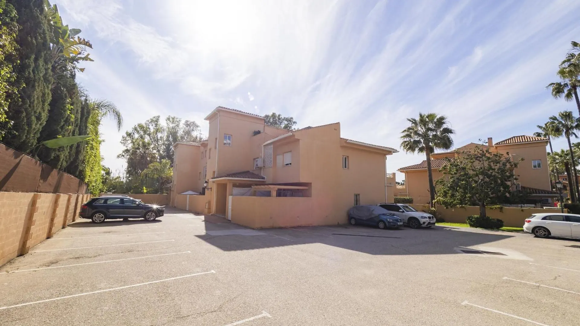 Cubo'S Cabopino Beach Marbella Apartment