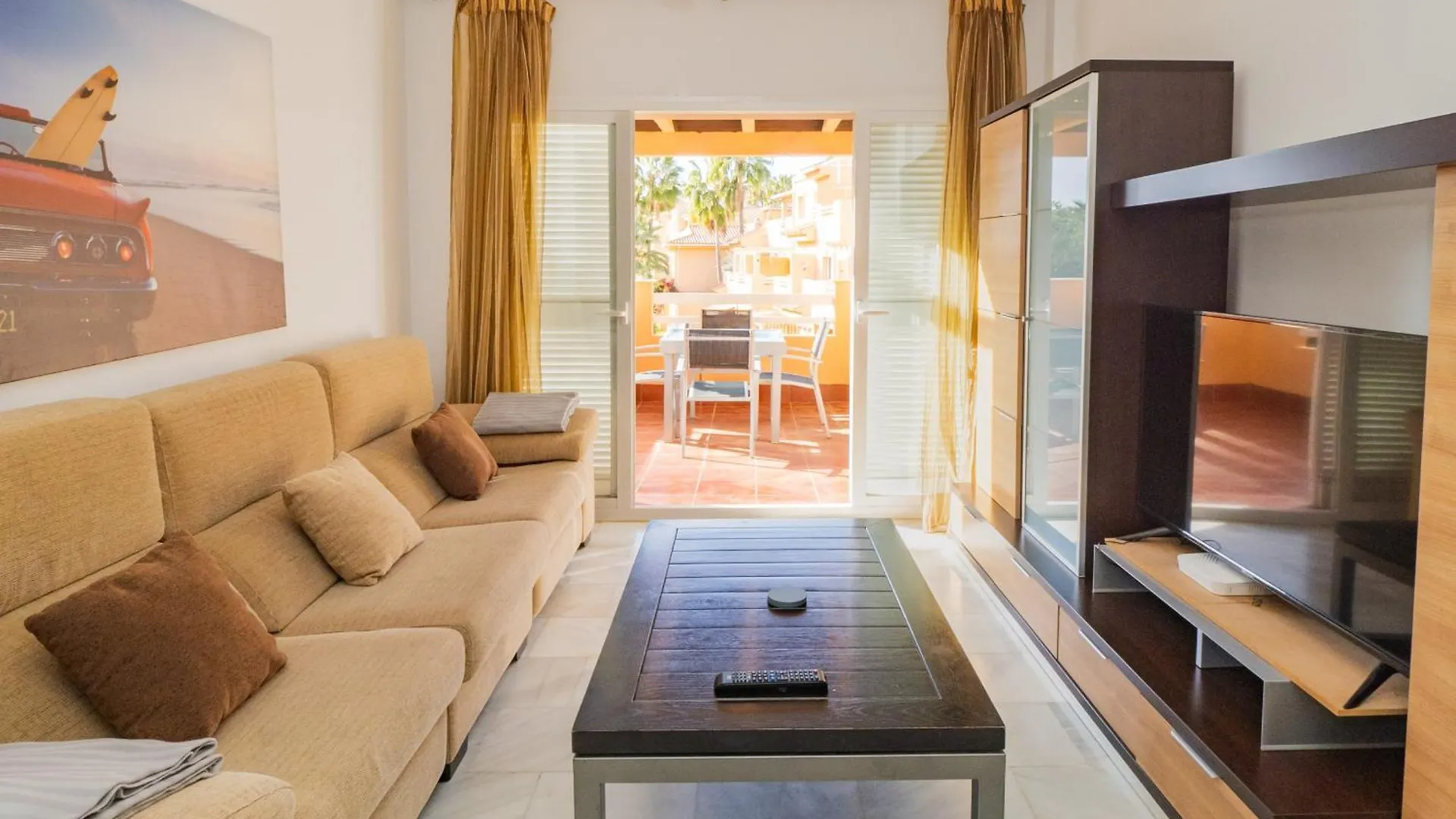 Cubo'S Cabopino Beach Marbella Apartment