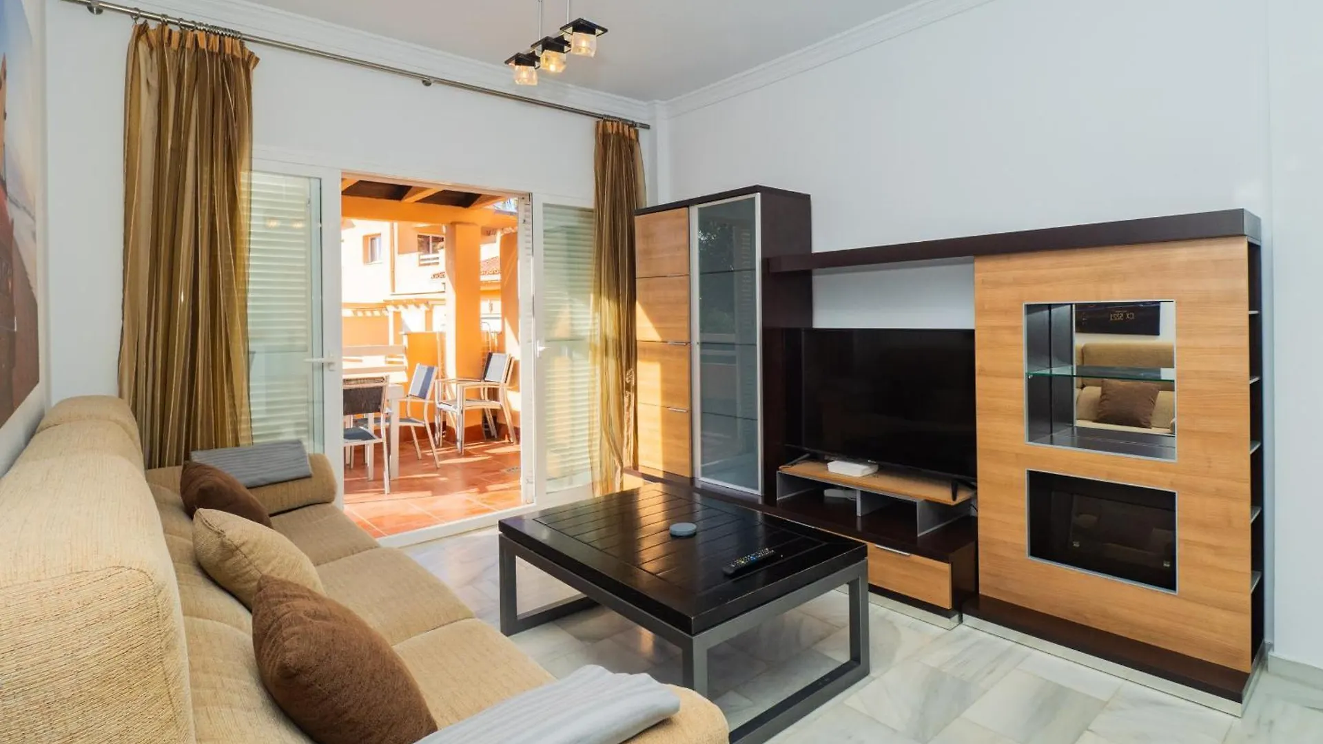 Cubo'S Cabopino Beach Marbella Apartment Spain